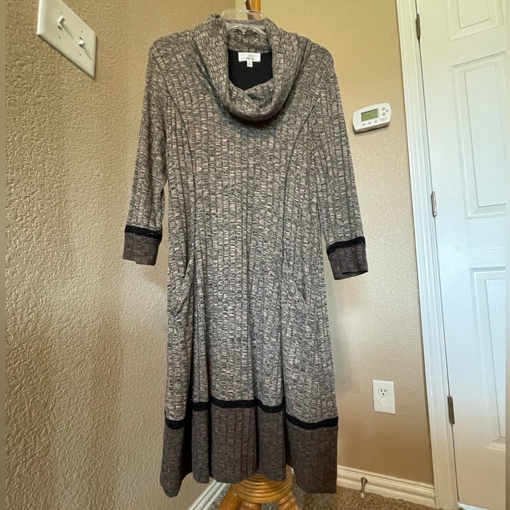 Textured Knit Dress With Pockets